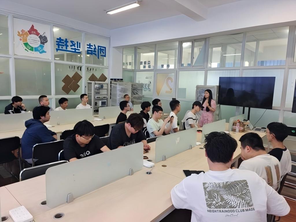 杰士德实习启航会成功开展，为学子职场发展助力