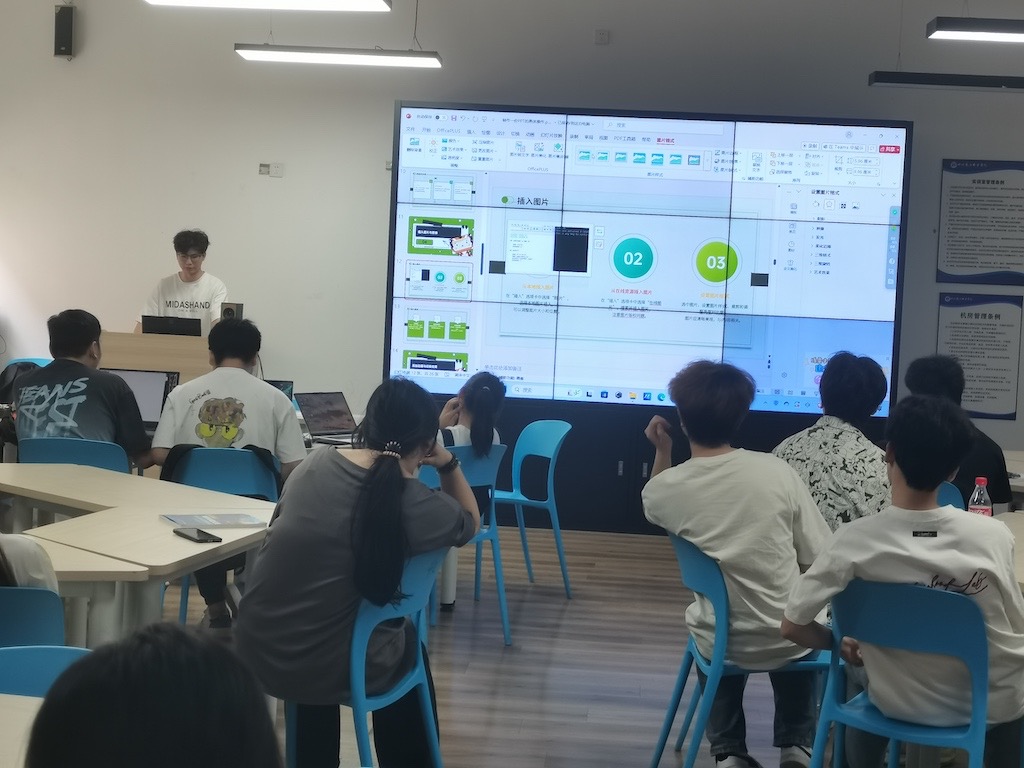 跨学院协作，技能共提升：智能工程学院和商贸与融媒体学院联合开展职素活动