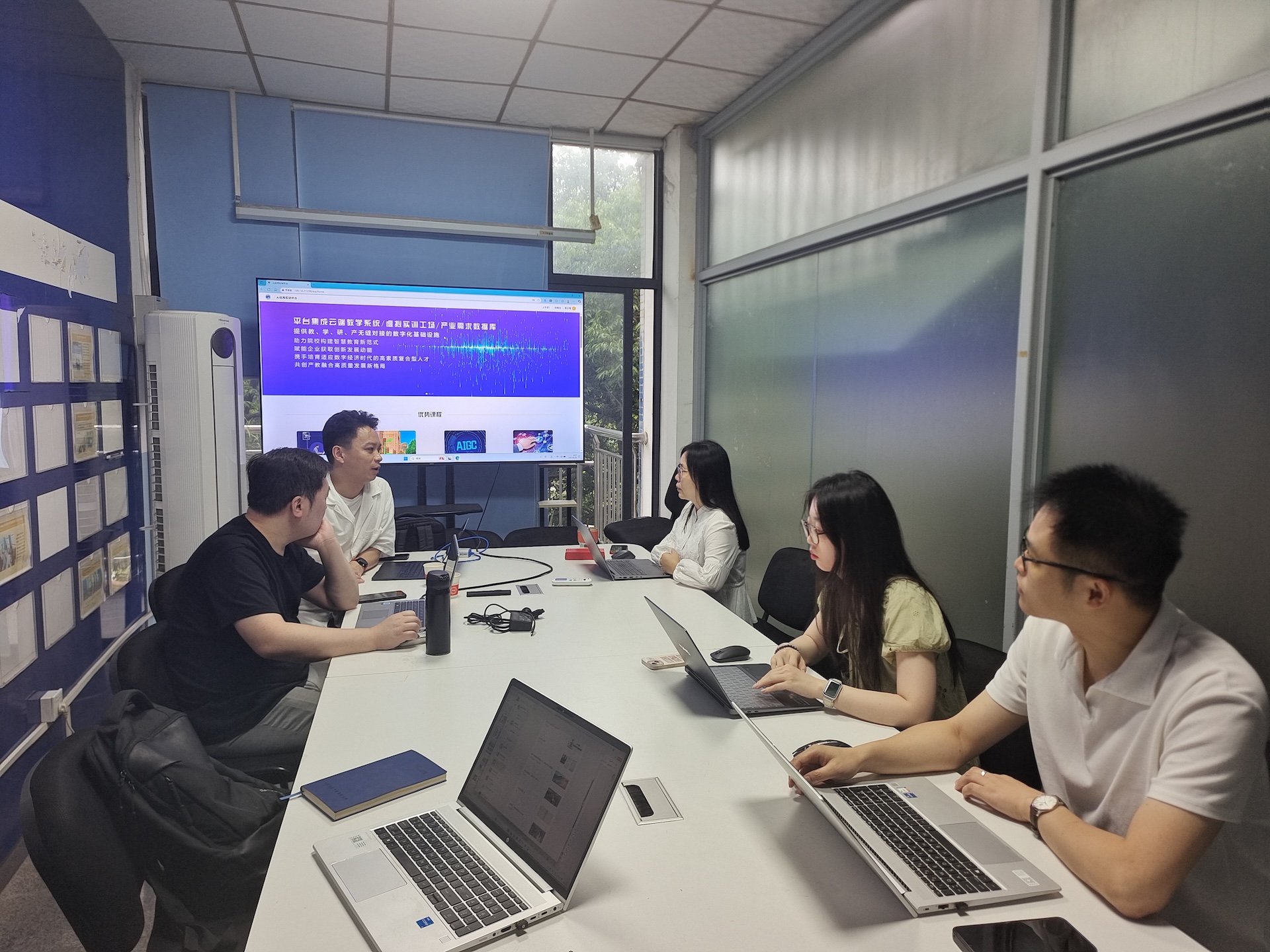 校企共筑智能体人才培育范式-抖音集团与我校深化产教融合洽谈