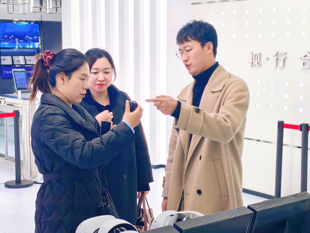 深化产教融合，共绘育人蓝图—智能工程学院走访舜宇光学科技集团